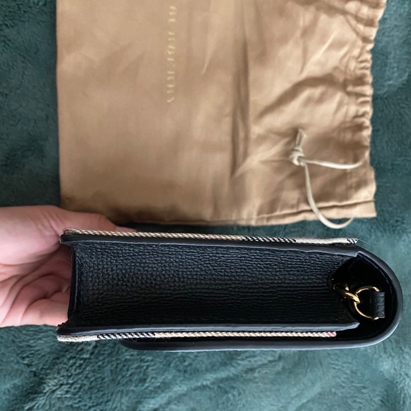 SOLD ON M.‼️Burberry Bag - Picture 5 of 9